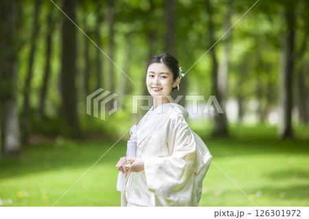 白無垢を着た花嫁 白無垢を着た花嫁 126301972
