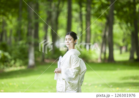白無垢を着た花嫁 白無垢を着た花嫁 126301976