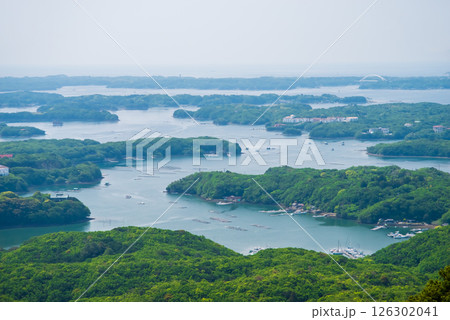 【新緑の横山展望台から見下ろす英虞湾の絶景】三重県・伊勢志摩国立公園 126302041