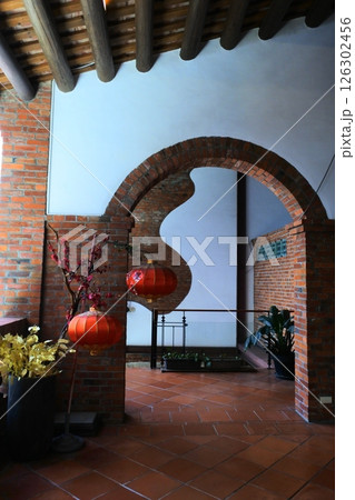 台北の大稲埕の迪化街十連棟 126302456