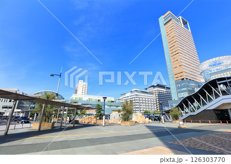 【香川県】晴天のサンポート高松と高松駅前広場 【香川県】晴天のサンポート高松と高松駅前広場 126303770