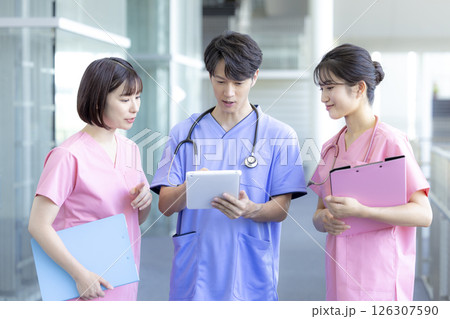 医療イメージ 医療従事者のポートレート 医療イメージ 医療従事者のポートレート 126307590