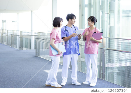 医療イメージ 医療従事者のポートレート 医療イメージ 医療従事者のポートレート 126307594