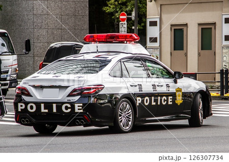 警視庁パトカー　クラウン 126307734