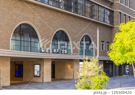 神戸三宮阪急ビル　駅コンコース（東側）出入口  126308420