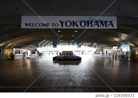 大さん橋　内部 126308531