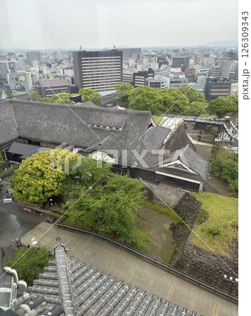 熊本城の天守閣から展望 熊本城の天守閣から展望 126309343