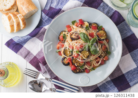 焼き茄子とトマトの冷製パスタ 126311438
