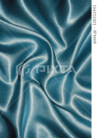 光沢のあるブルーのサテン生地のしわテクスチャ　背景素材 126312441