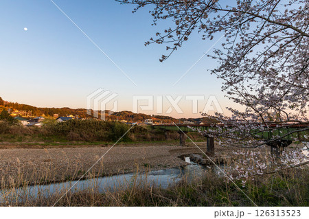 静岡県掛川市幡鎌 天竜浜名湖鉄道と沿線の風景 静岡県掛川市幡鎌 天竜浜名湖鉄道と沿線の風景 126313523