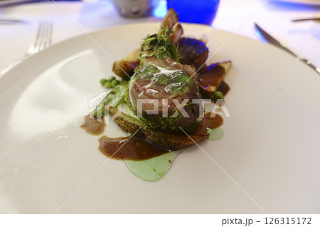 豪華客船セレブリティミレニアムでの食事　ディナー 126315172