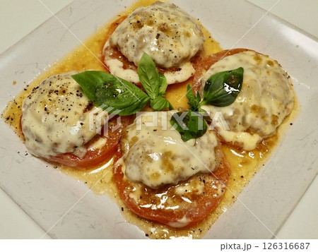 トマトとシーズの焼いたん、妻の手作り家庭料理、家庭で楽しむ夕ご飯、幸せ家族 トマトとシーズの焼いたん、妻の手作り家庭料理、家庭で楽しむ夕ご飯、幸せ家族 126316687