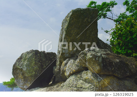 兵庫県・鶴觜山のタイコ岩 兵庫県・鶴觜山のタイコ岩 126319025