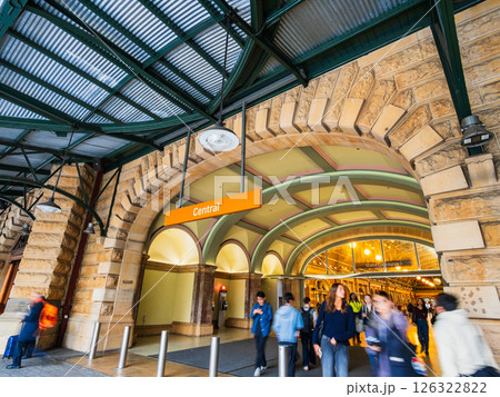 シドニー最大のターミナル駅　セントラル駅 126322822