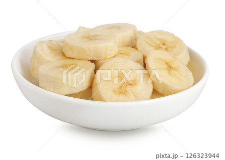 peeled banana pieces in ceramic bowl isolated on white background 126323944