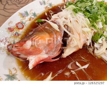 アカハタの中華蒸し 鮮度抜群の高級魚の蒸し料理 126325297