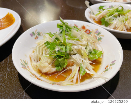 アカハタの中華蒸し 鮮度抜群の高級魚の蒸し料理 アカハタの中華蒸し 鮮度抜群の高級魚の蒸し料理 126325299