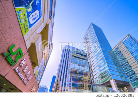 日本の東京都市景観 インバウンド続く…(外国人観光客らで賑わう)秋葉原 日本の東京都市景観 インバウンド続く…(外国人観光客らで賑わう)秋葉原 126326893