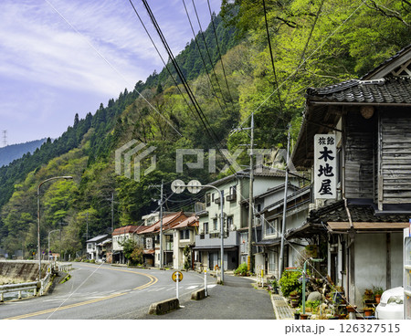 真賀温泉　温泉街　岡山県真庭市 126327515