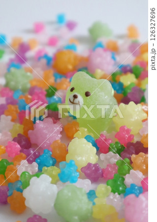 カラフルなお菓子たち カラフルなお菓子たち 126327696
