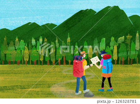 登山、ハイキングで道を確認しているカップル 126328781