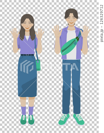 圖：一男一女微笑著張開雙臂 126329712