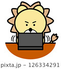 パソコンを使うライオン 126334291