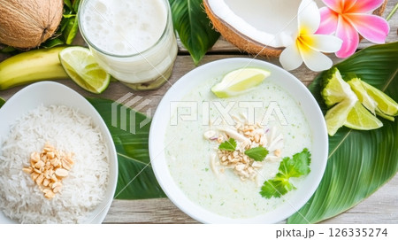 Delicious Thai Green Curry and Rice with Fresh Ingredients 126335274