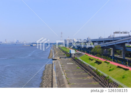 東京都江東区荒川河口付近2025年4月 126338135