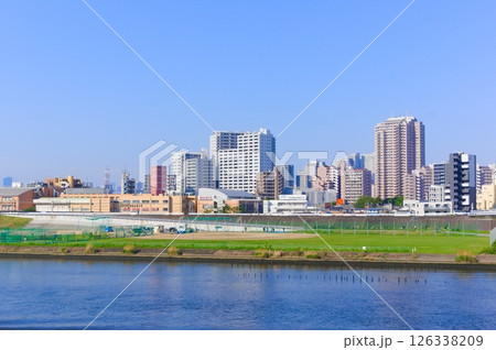 東京都葛飾区堀切橋周辺2025年4月 126338209