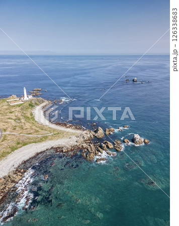 空撮「青森県」本州最北端 尻屋崎灯台の風景 下北半島 空撮「青森県」本州最北端 尻屋崎灯台の風景 下北半島 126338683
