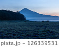 朝焼けの富士山 126339531