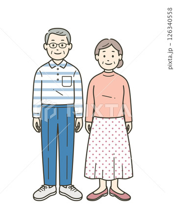 高齢男女の夫婦が並んで立っている全身イラスト 126340558
