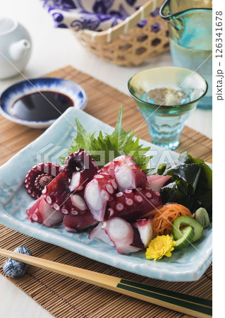 蛸のお刺身 126341678