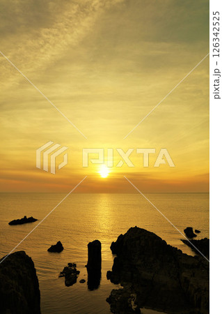 福井県 東尋坊の夕暮れ 福井県 東尋坊の夕暮れ 126342525