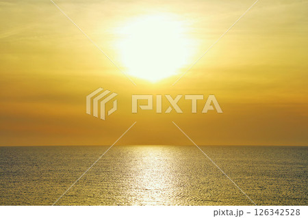 福井県　東尋坊の夕暮れ 126342528