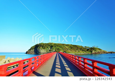 福井県 青空と海の雄島 福井県 青空と海の雄島 126342543