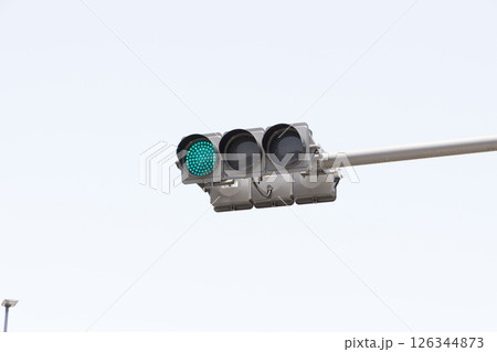 信号機 青信号 信号機 青信号 126344873
