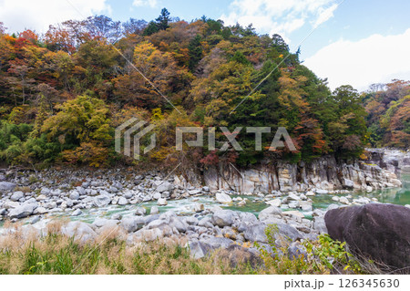 秋の長野県上松町 紅葉の寝覚の床 秋の長野県上松町 紅葉の寝覚の床 126345630