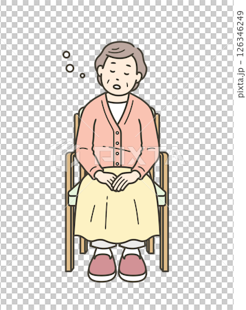 椅子に座って居眠りをする高齢女性 126346249