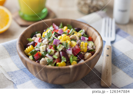 夏野菜のチョップドサラダ 126347884