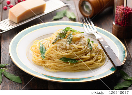 セージバターのパスタ ( バターとセージのパスタ ) セージバターのパスタ ( バターとセージのパスタ ) 126348057