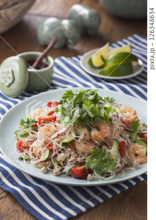 ヤムウンセン / タイ風春雨サラダ 126348634
