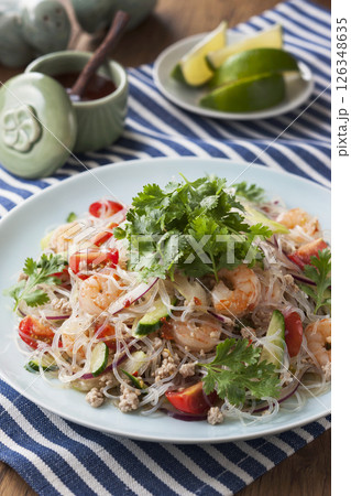 ヤムウンセン / タイ風春雨サラダ 126348635