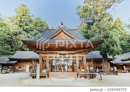 ＜安曇野＞穗髙神社　本宮　神楽殿 126348733