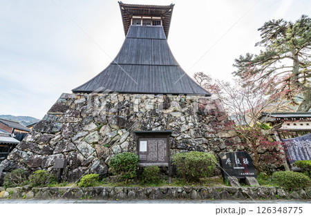 兵庫県豊岡市出石町　地域のシンボル辰鼓楼 126348775