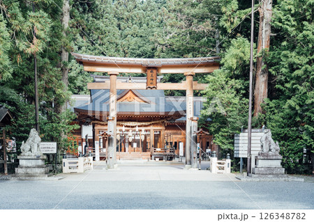 <安曇野>穗髙神社 本宮 鳥居 <安曇野>穗髙神社 本宮 鳥居 126348782