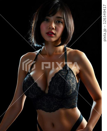 黒いランジェリーの女性 126349417