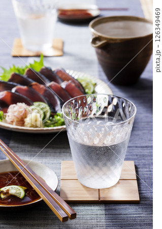 焼酎と鰹のたたき 126349469