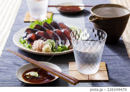 焼酎と鰹のたたき 焼酎と鰹のたたき 126349470